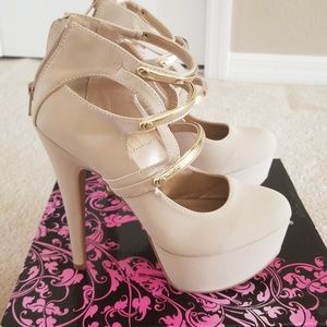 Beige Nubuck Platform Pump